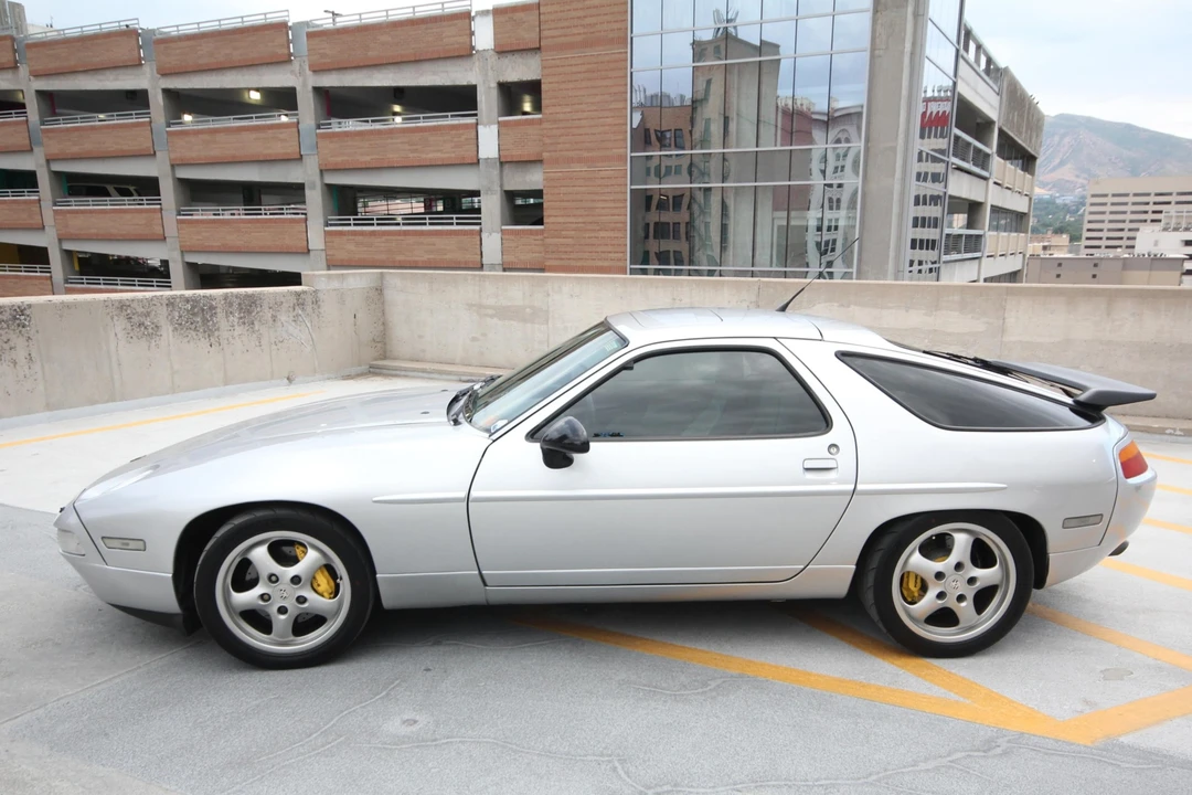 1988 Porsche 928 S4 - Image 5 of 31