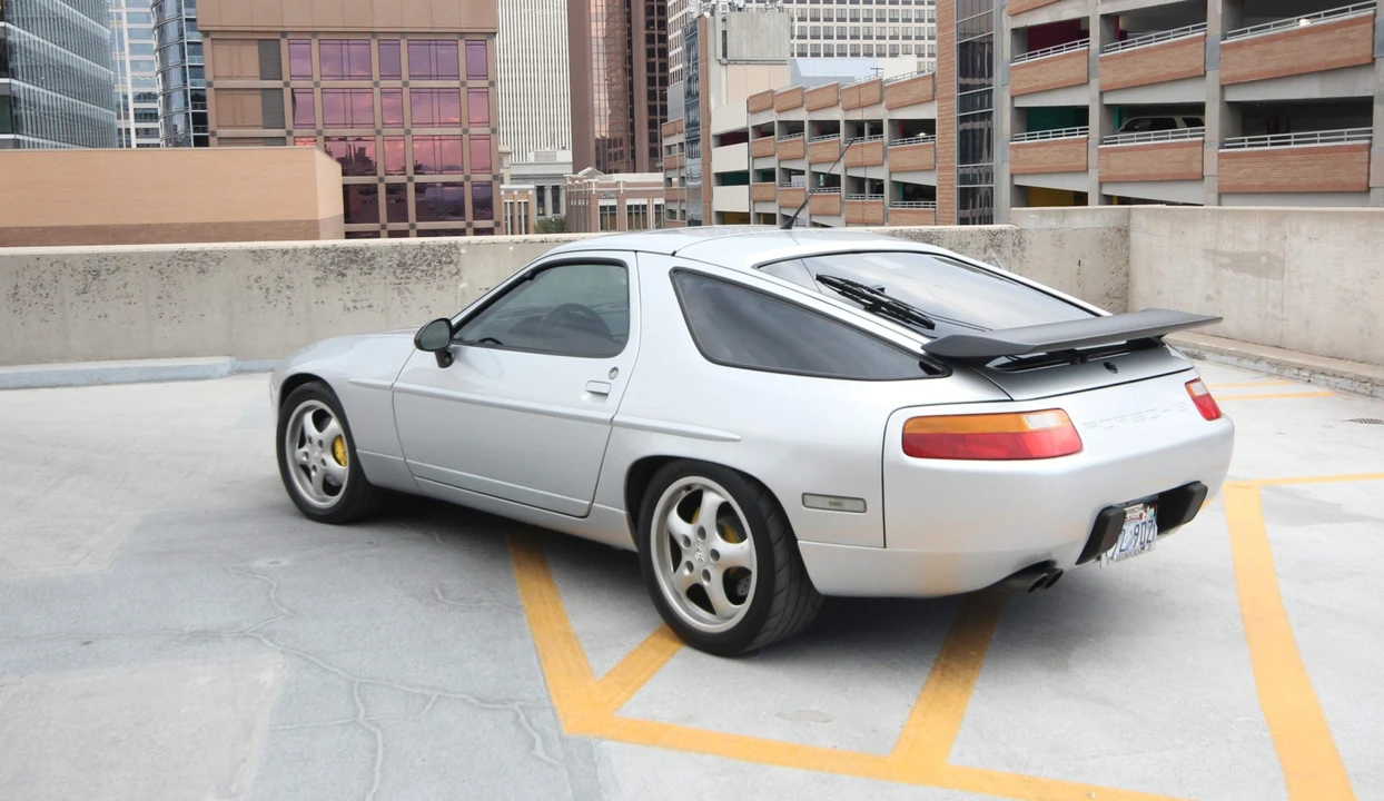 1988 Porsche 928 S4 - Image 7 of 31
