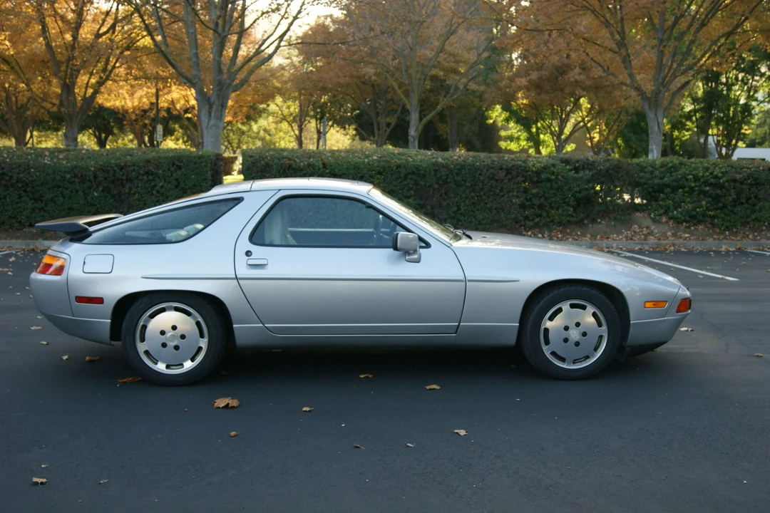 1988 Porsche 928 S4 - Image 6 of 31