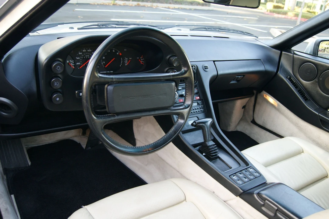 1988 Porsche 928 S4 - Image 10 of 31