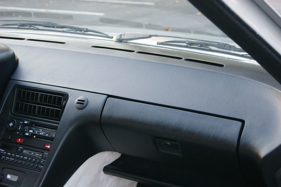 1988 Porsche 928 S4 - Image 13 of 31