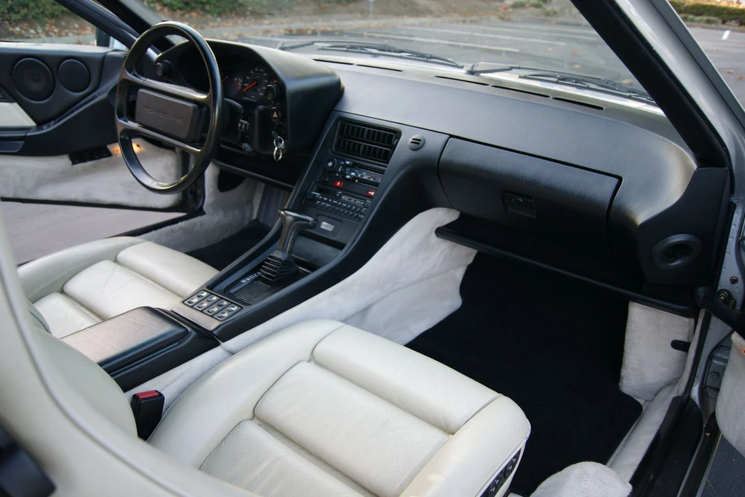 1988 Porsche 928 S4 - Image 14 of 31