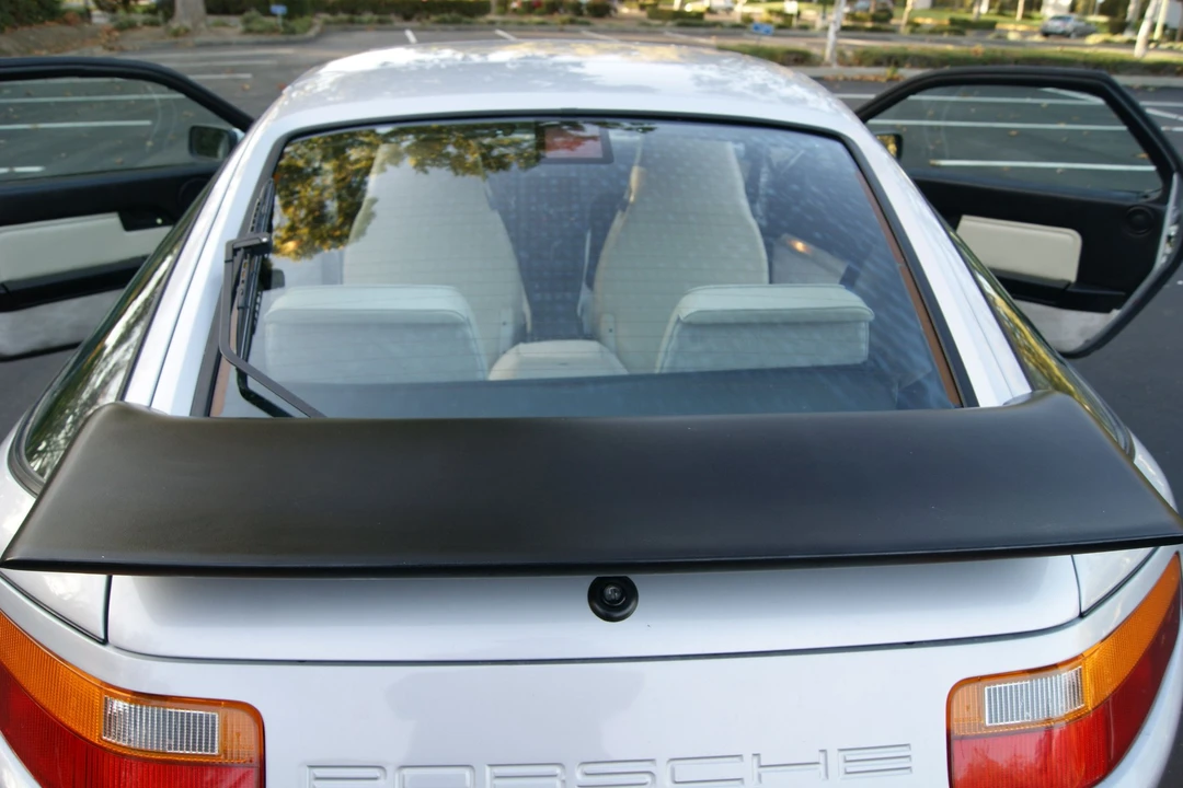1988 Porsche 928 S4 - Image 17 of 31