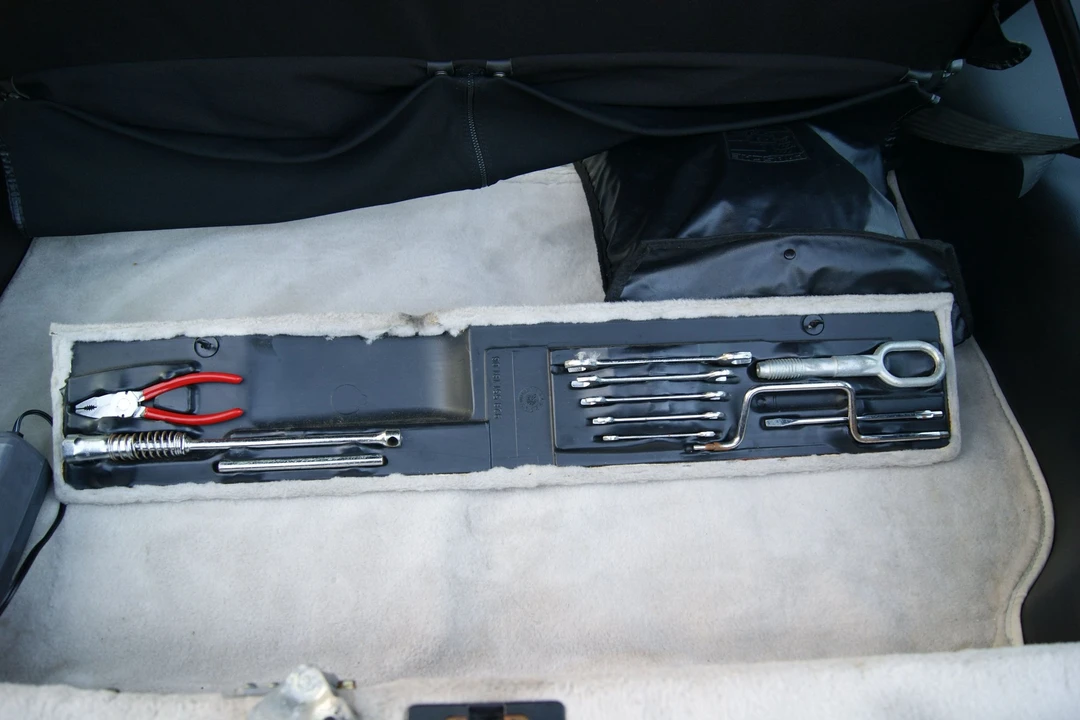 1988 Porsche 928 S4 - Image 21 of 31