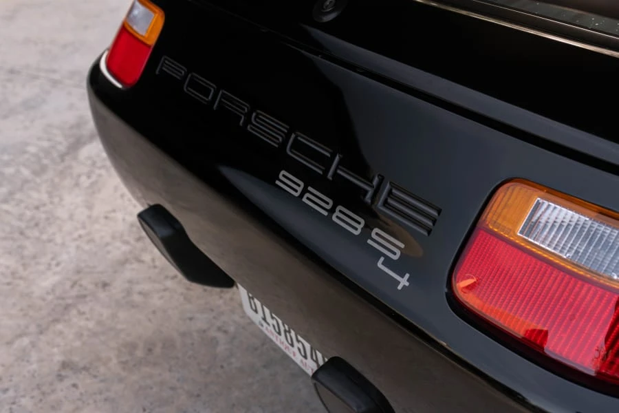 1988 Porsche 928 S4 - Image 14 of 31