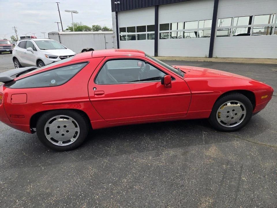 1988 Porsche 928 S4 - Image 6 of 11