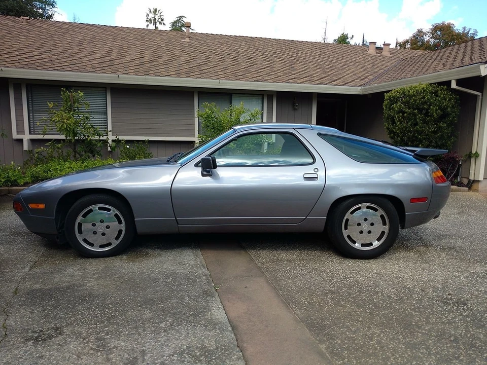 1988 Porsche 928 S4 - Image 1 of 12
