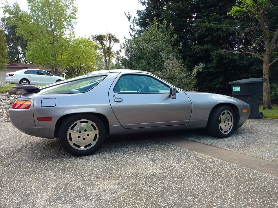 1988 Porsche 928 S4 - Image 2 of 12