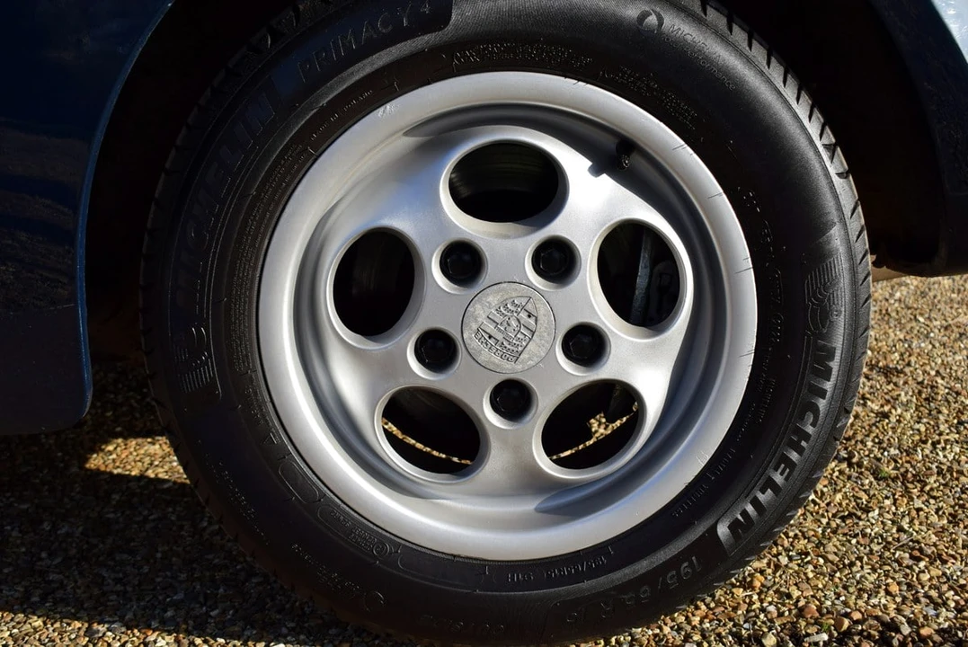 1988 Porsche 944 - Image 20 of 30