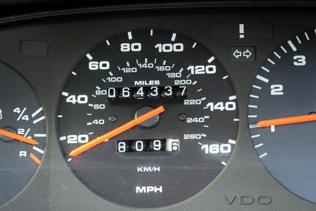 1988 Porsche 944 - Image 27 of 30