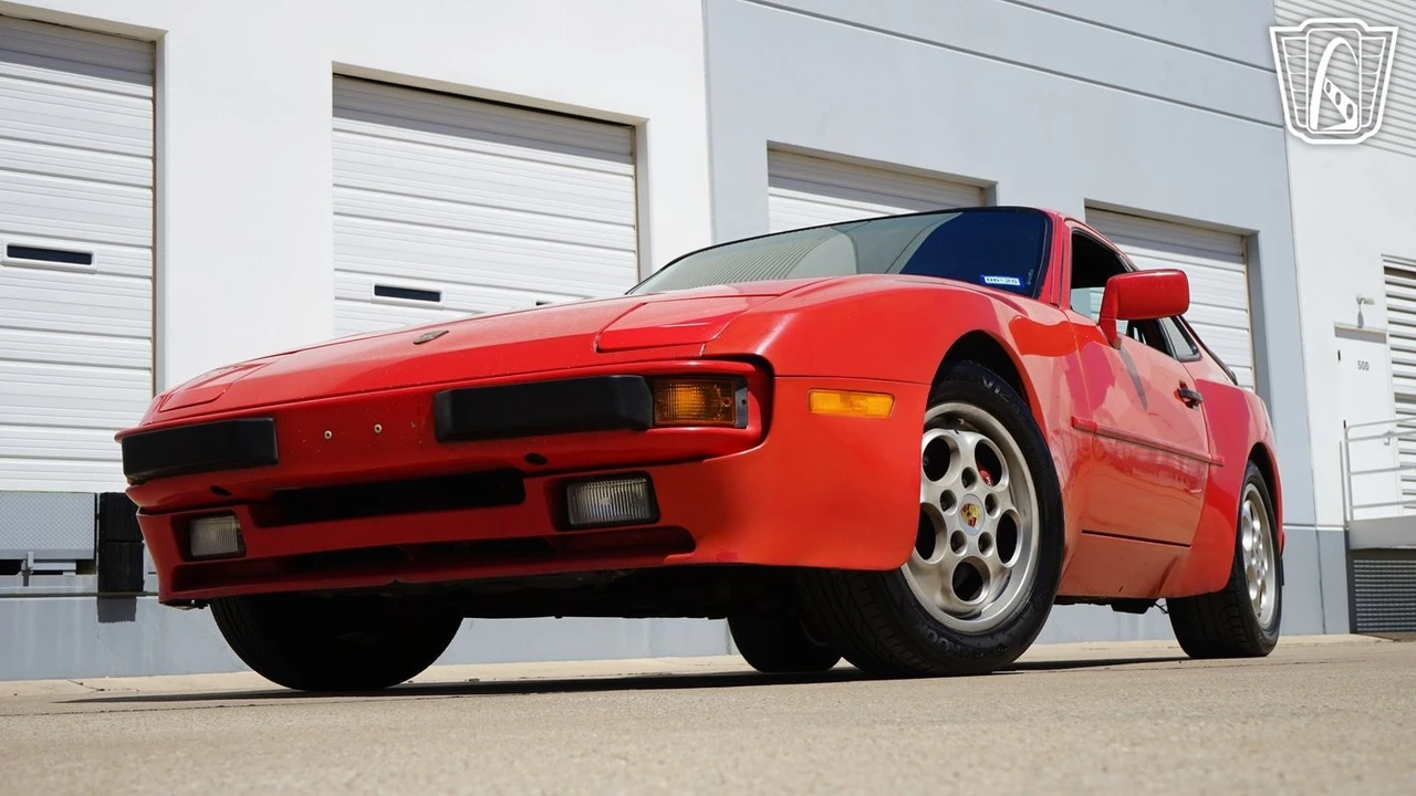 1988 Porsche 944 - Image 5 of 21
