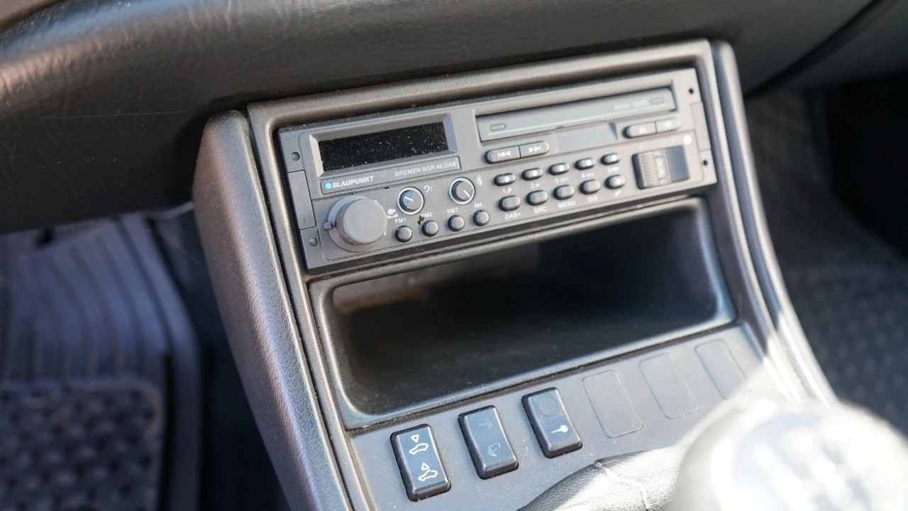 1988 Porsche 944 - Image 16 of 21