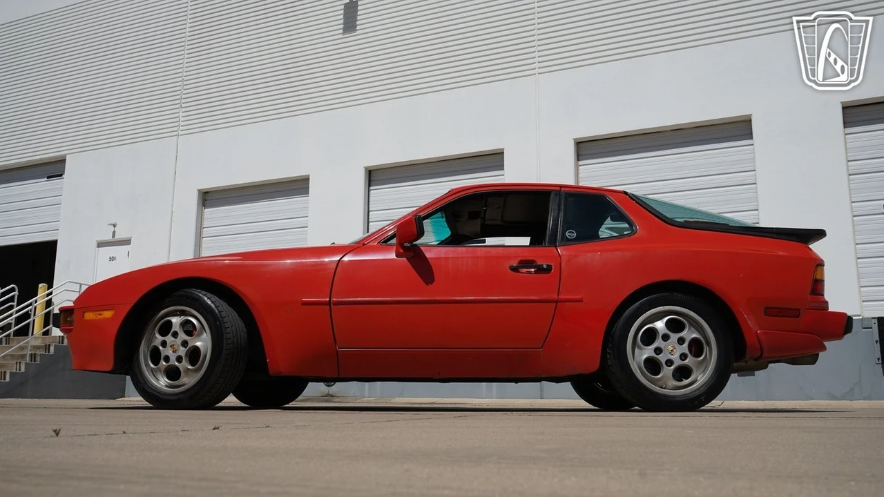 1988 Porsche 944 - Image 9 of 21