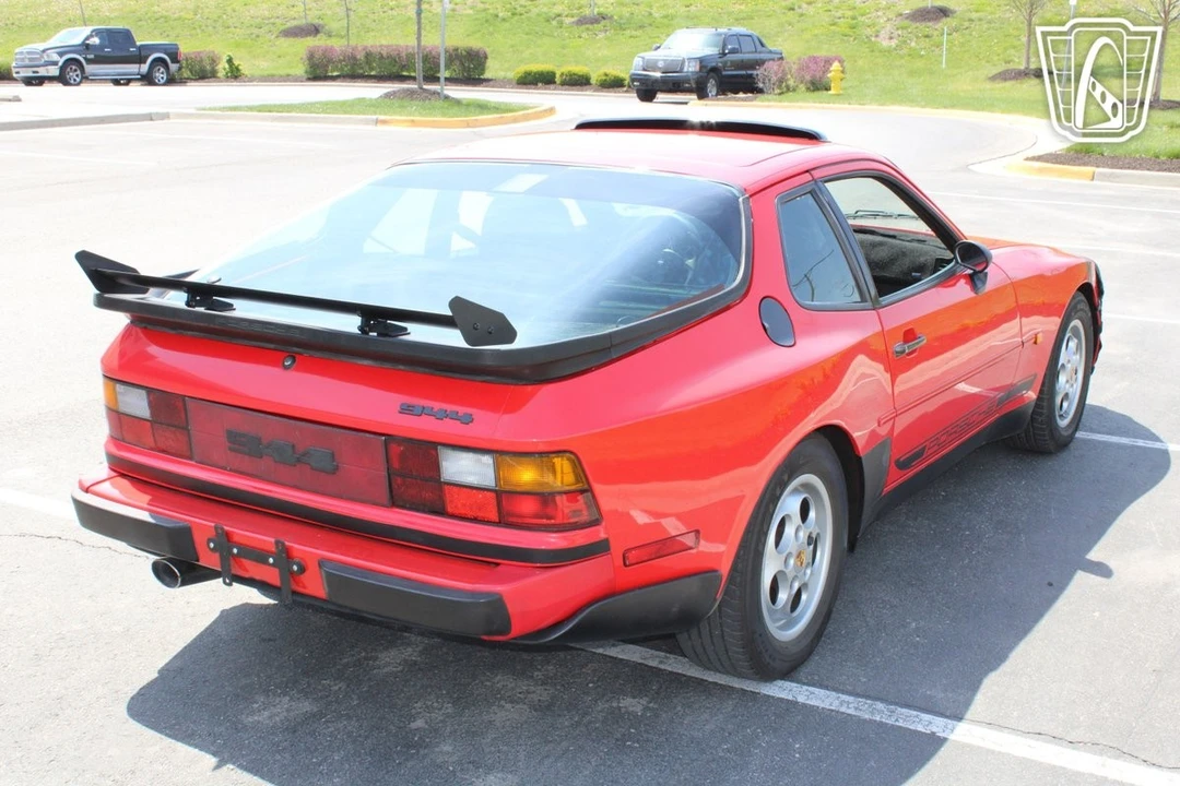 1988 Porsche 944 - Image 6 of 12