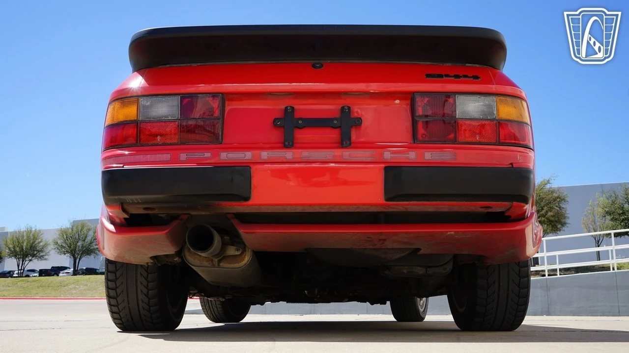 1988 Porsche 944 - Image 15 of 21