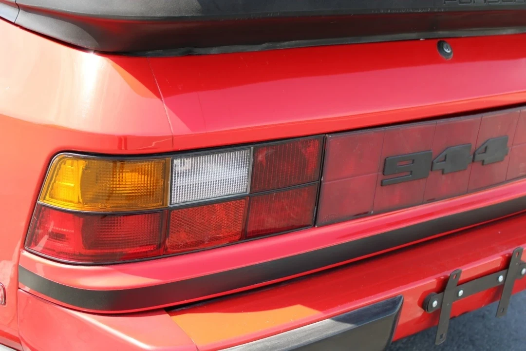 1988 Porsche 944 - Image 14 of 21