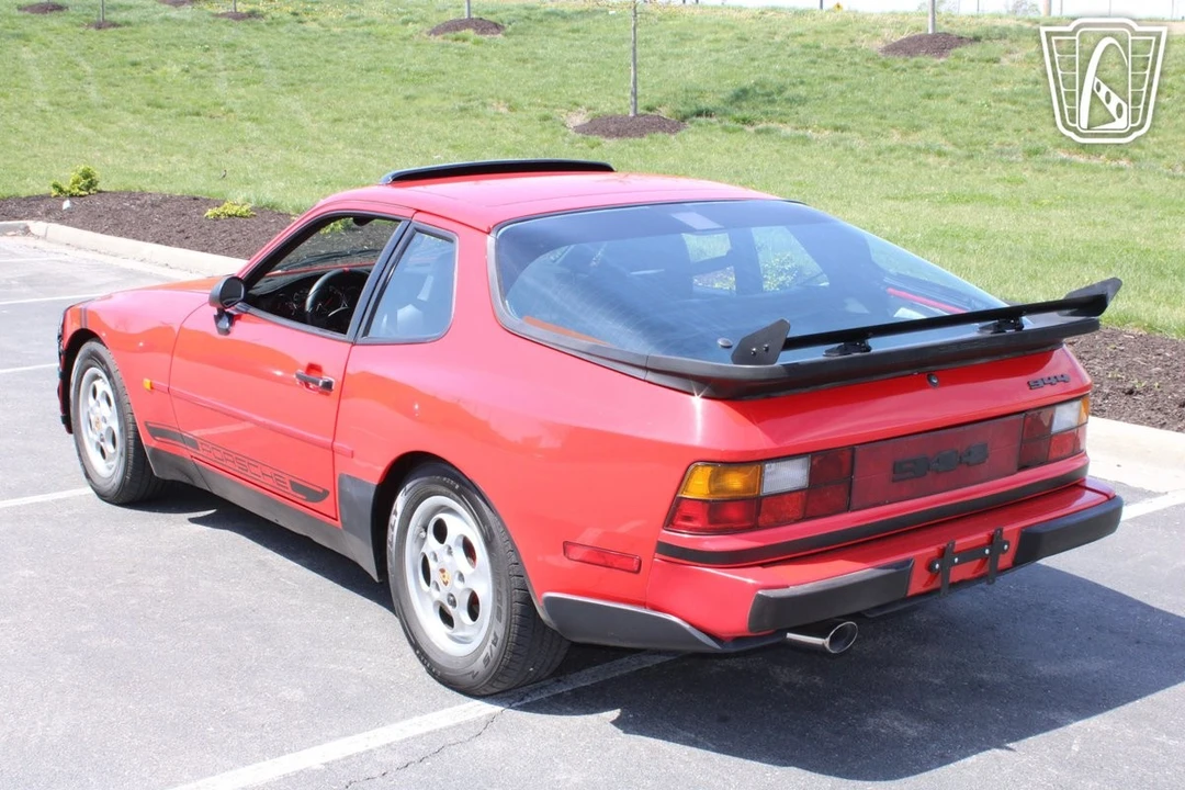 1988 Porsche 944 - Image 4 of 12