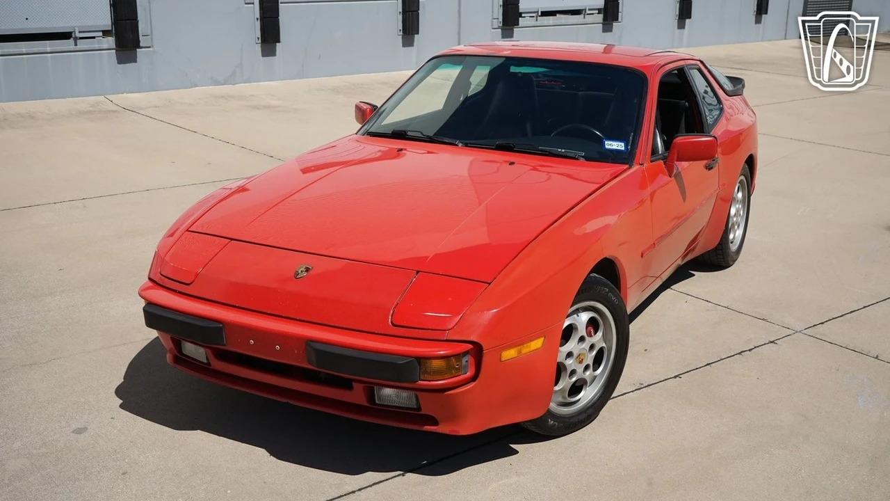 1988 Porsche 944 - Image 3 of 21