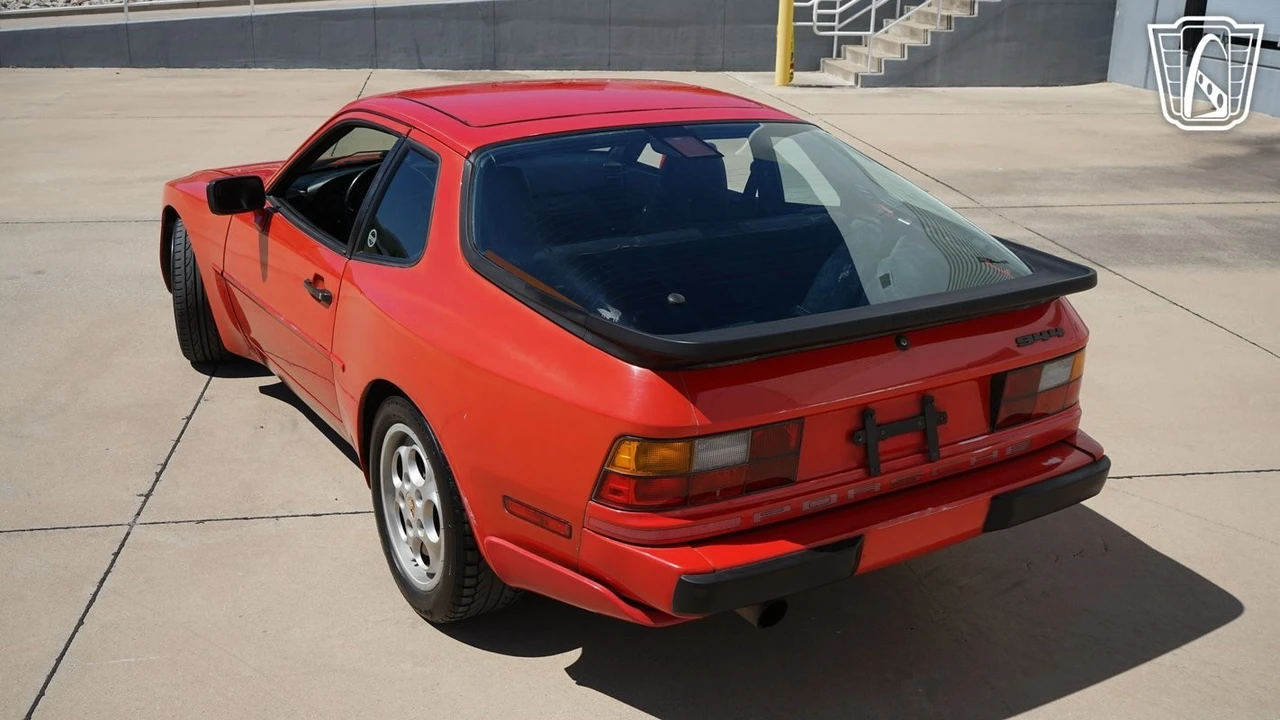 1988 Porsche 944 - Image 10 of 21