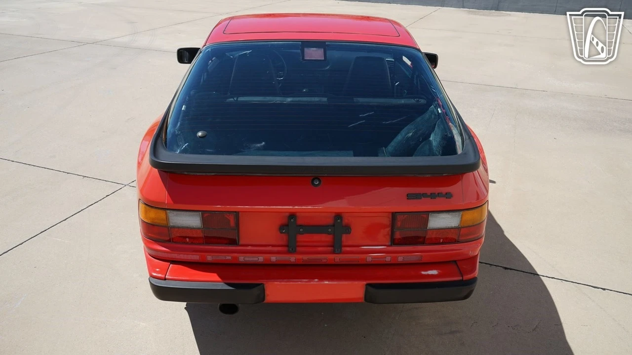 1988 Porsche 944 - Image 13 of 21