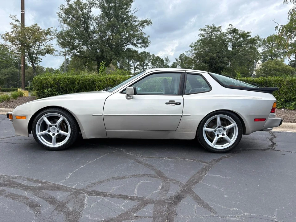 1988 Porsche 944 S - Image 10 of 31