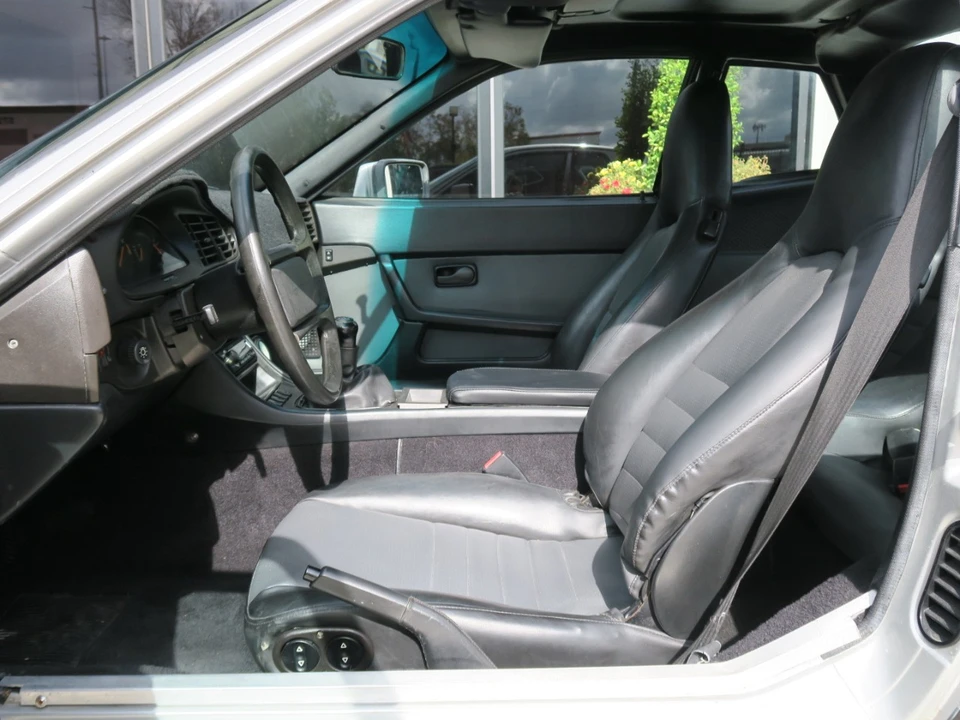 1988 Porsche 944 - Image 17 of 20