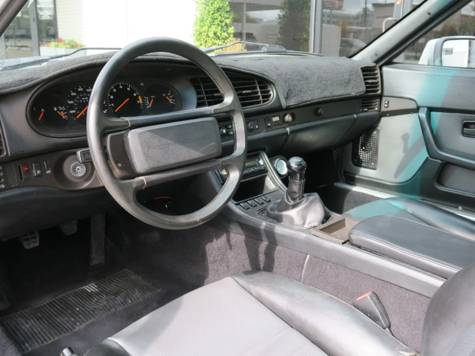 1988 Porsche 944 - Image 16 of 20