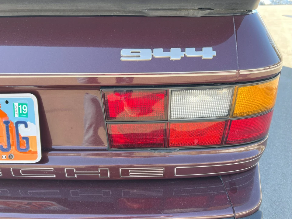 1988 Porsche 944 - Image 27 of 31