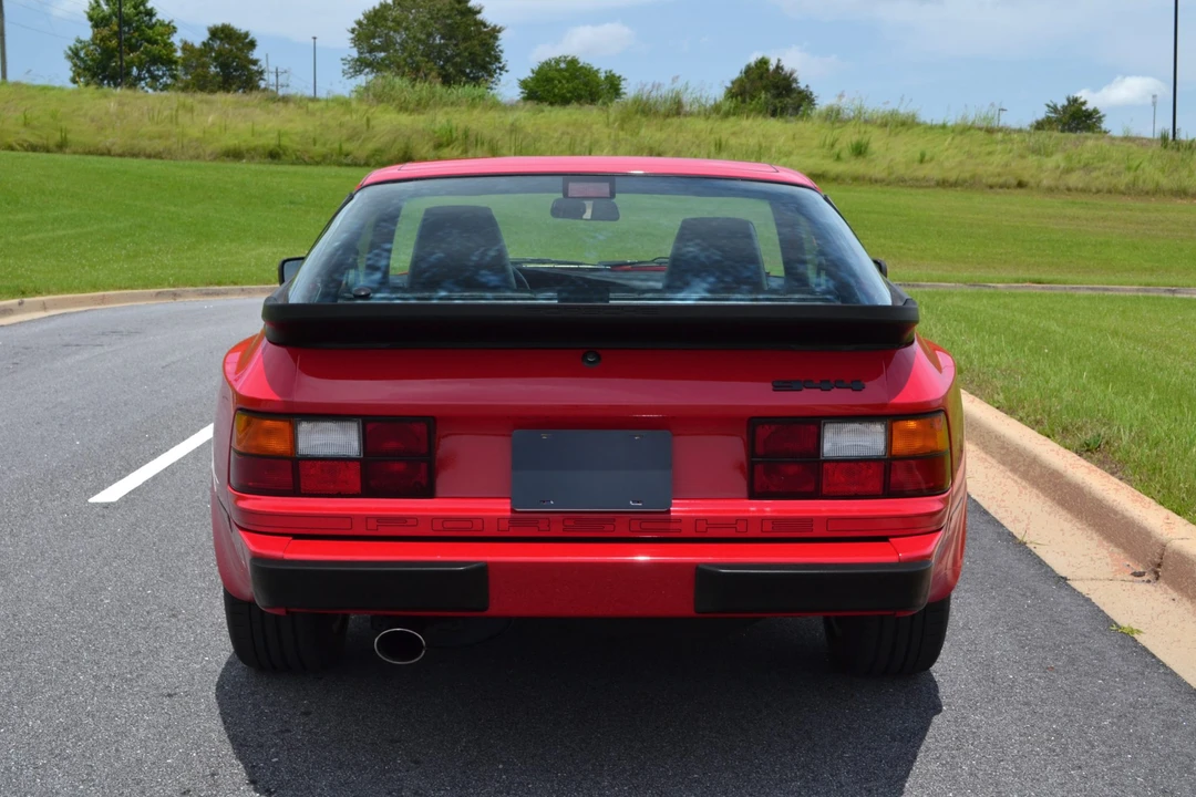 1988 Porsche 944 - Image 11 of 31
