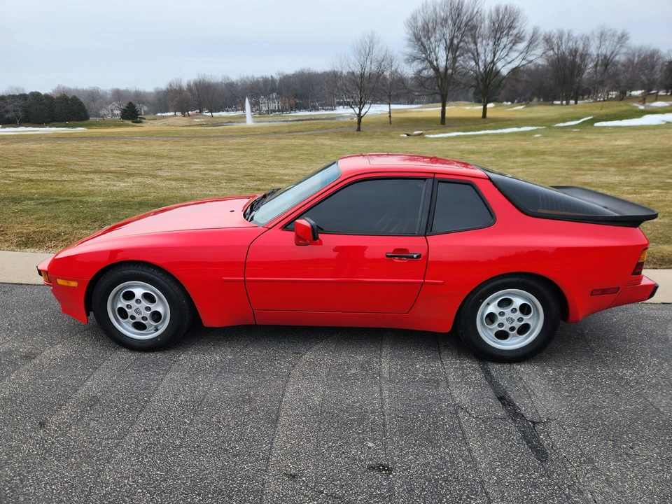 1988 Porsche 944 - Image 18 of 31