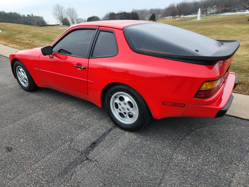 1988 Porsche 944 - Image 24 of 31