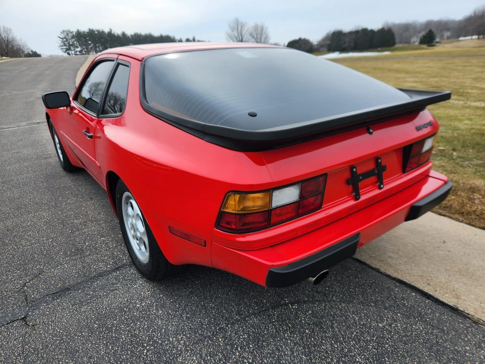 1988 Porsche 944 - Image 29 of 31