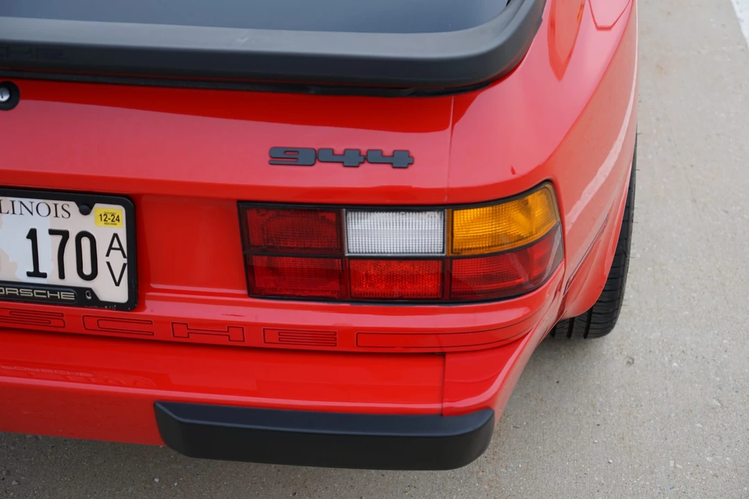 1988 Porsche 944 - Image 29 of 31