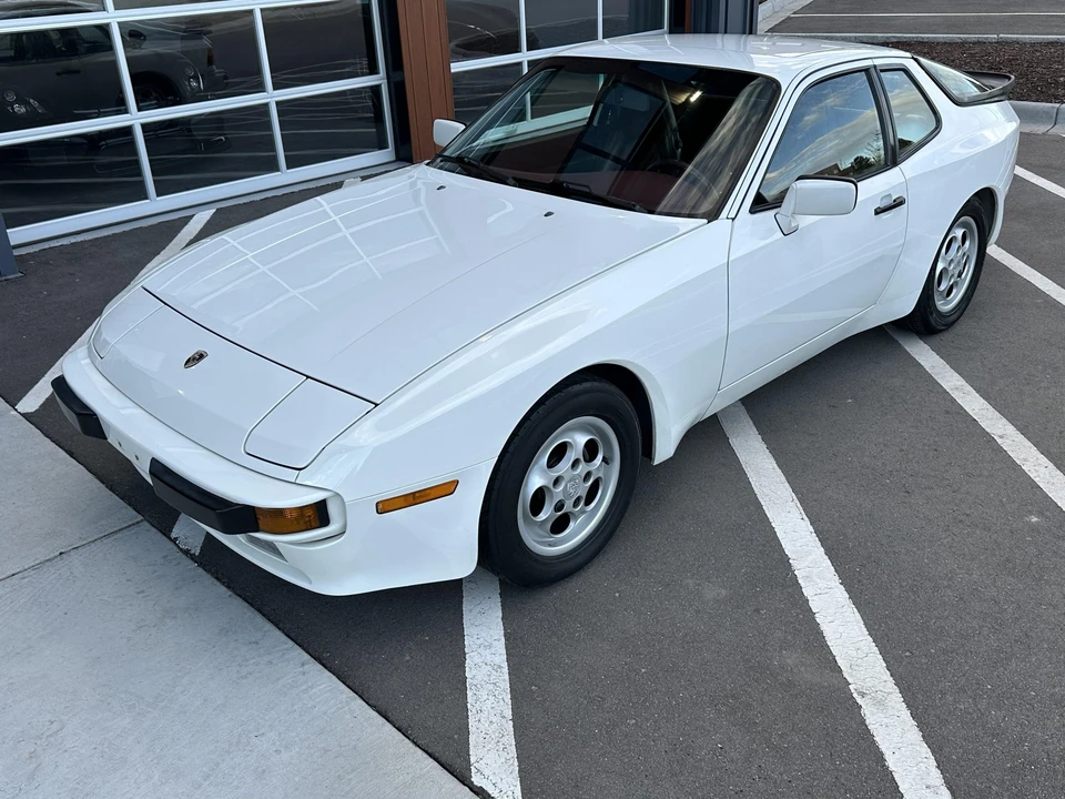 1988 Porsche 944 - Image 5 of 31