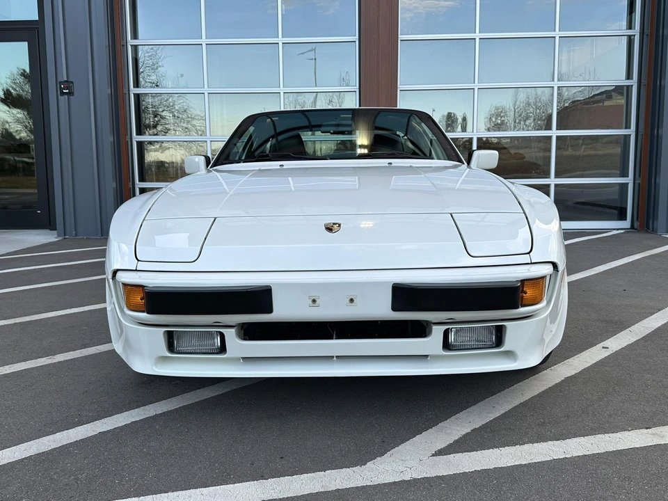 1988 Porsche 944 - Image 9 of 31