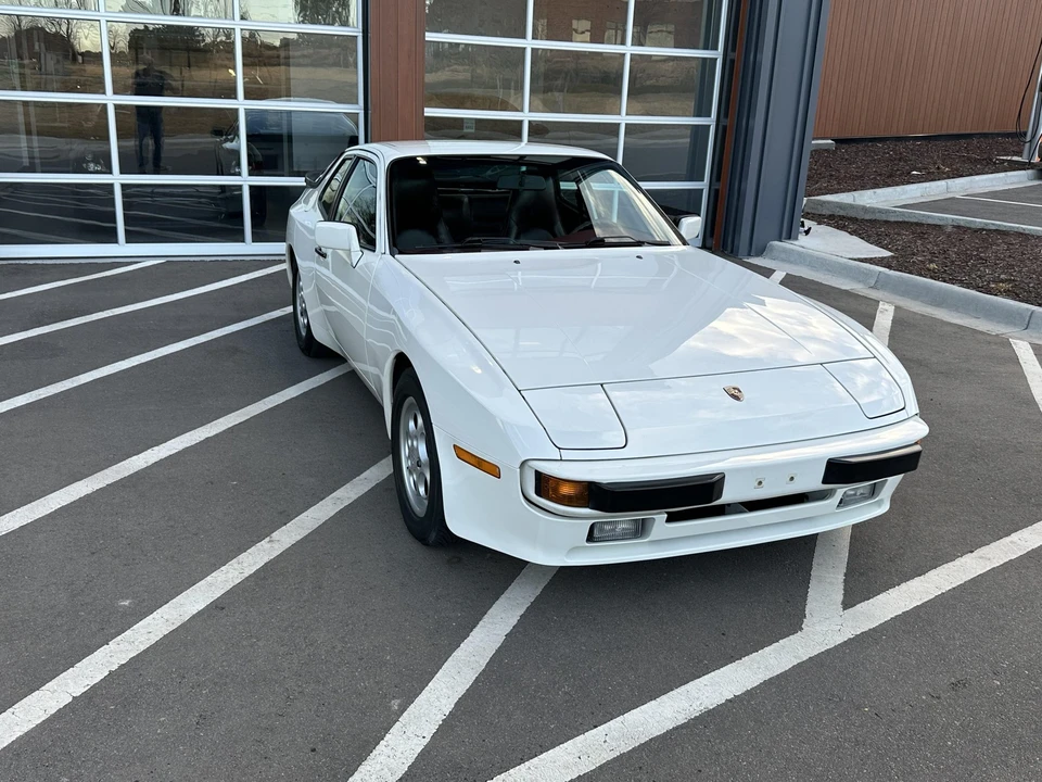 1988 Porsche 944 - Image 15 of 31