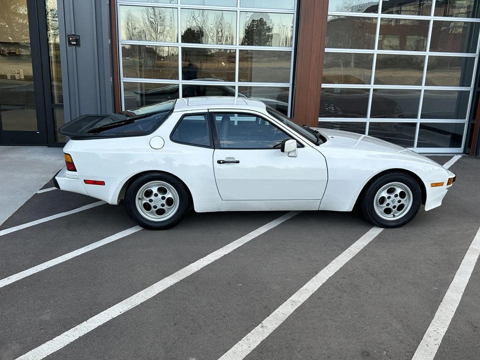 1988 Porsche 944 - Image 17 of 31