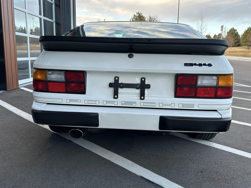 1988 Porsche 944 - Image 25 of 31