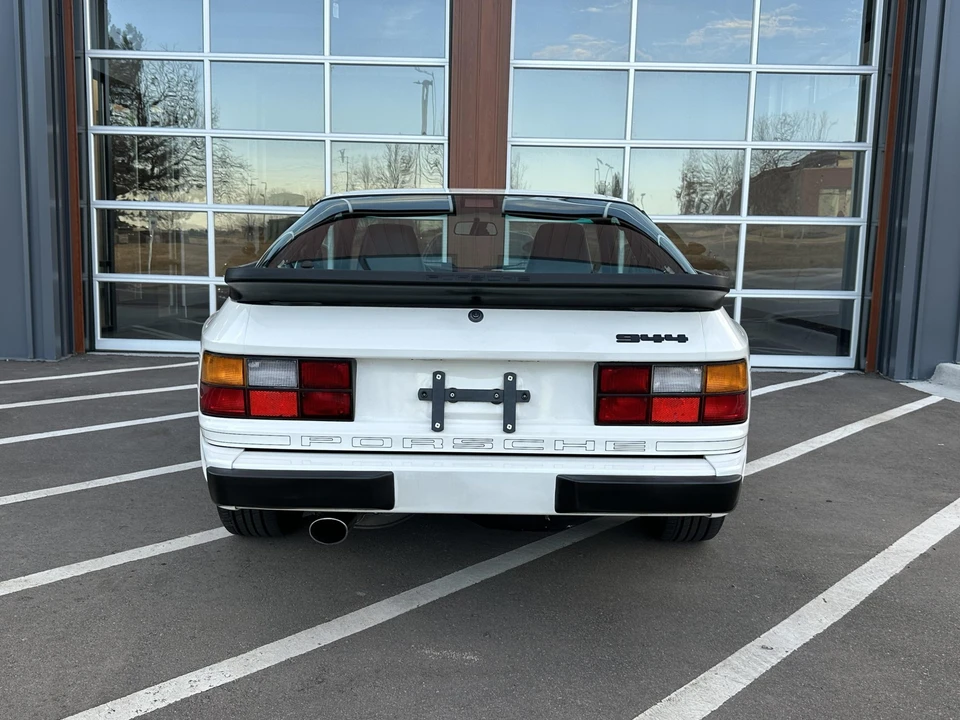1988 Porsche 944 - Image 24 of 31