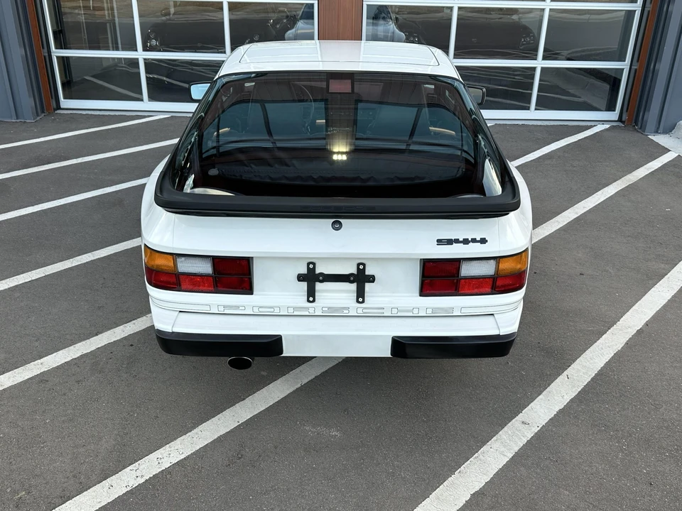1988 Porsche 944 - Image 23 of 31