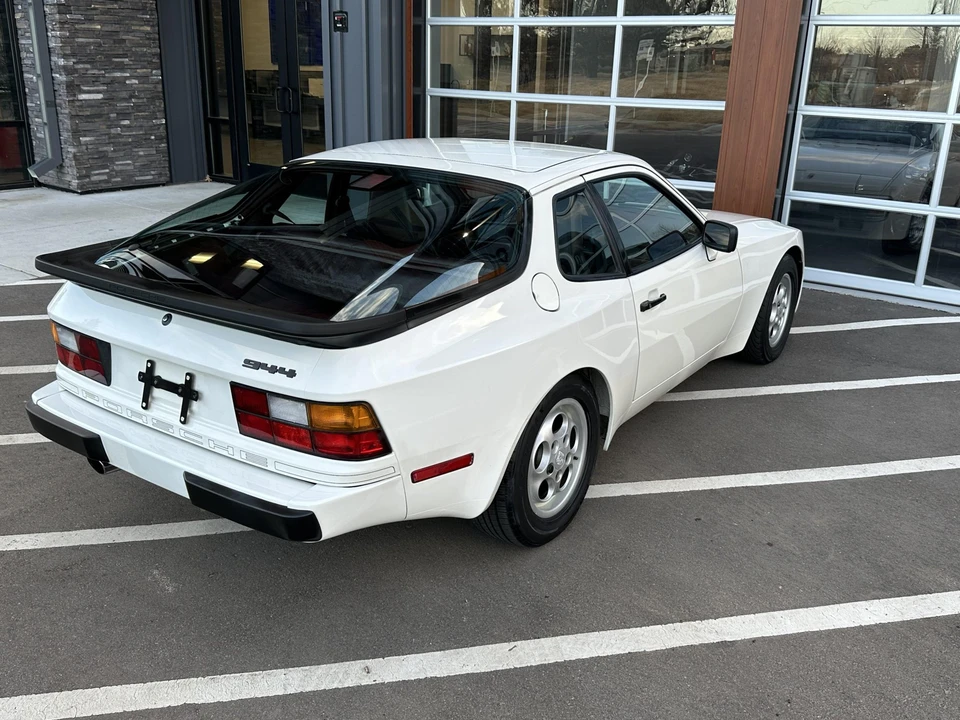 1988 Porsche 944 - Image 21 of 31