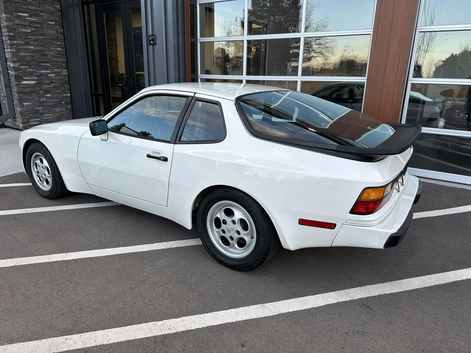 1988 Porsche 944 - Image 29 of 31
