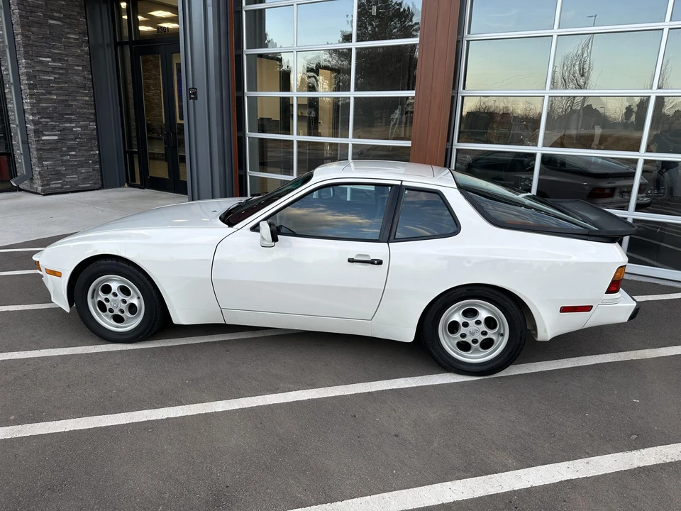 1988 Porsche 944 - Image 30 of 31