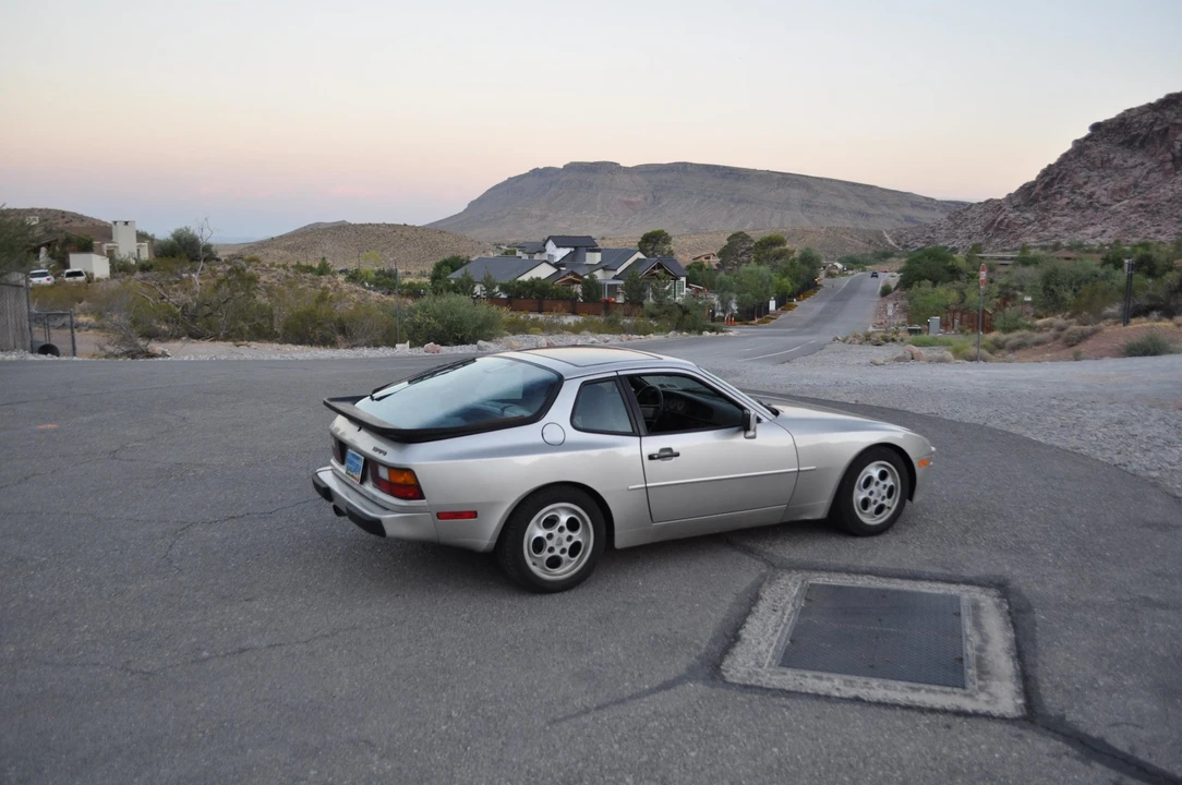 1988 Porsche 944 - Image 10 of 31