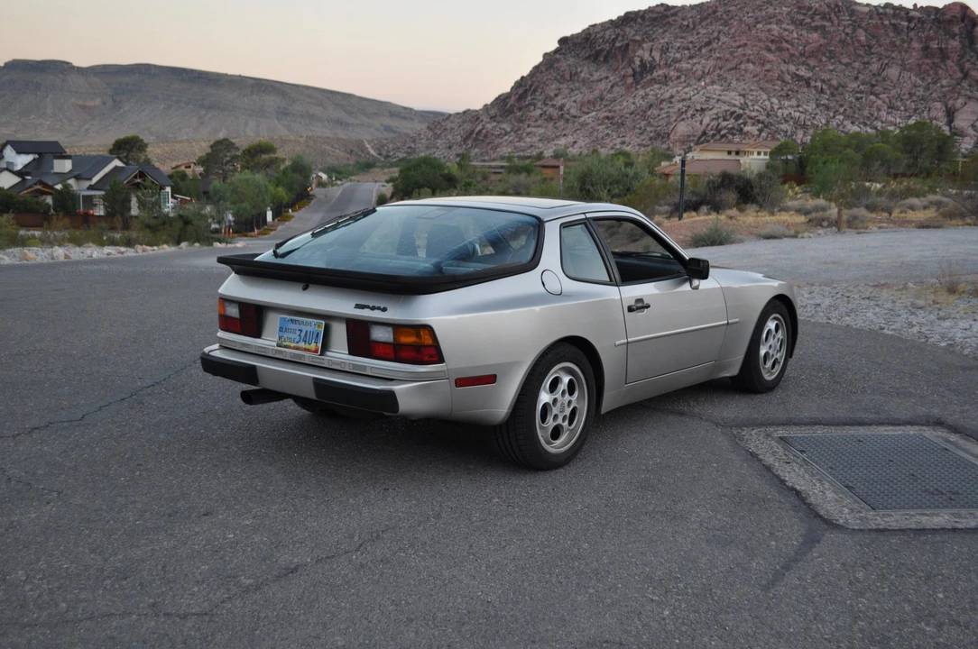 1988 Porsche 944 - Image 11 of 31