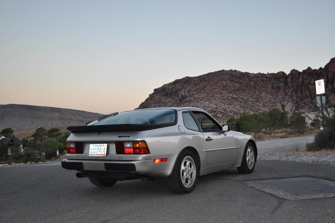 1988 Porsche 944 - Image 12 of 31
