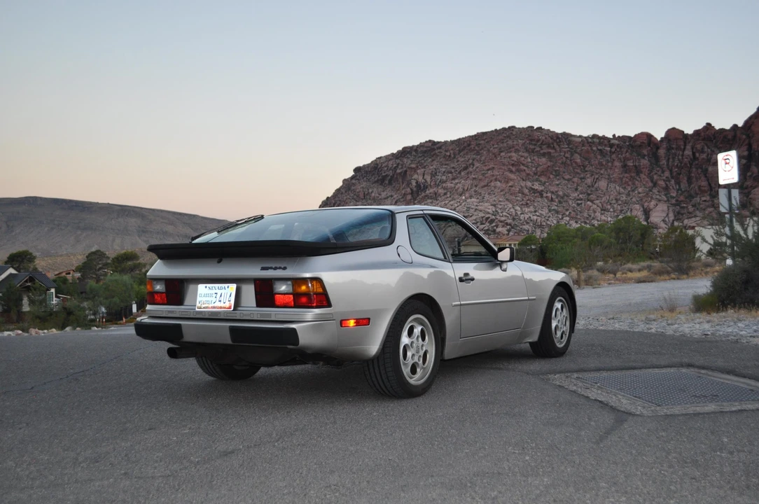 1988 Porsche 944 - Image 13 of 31