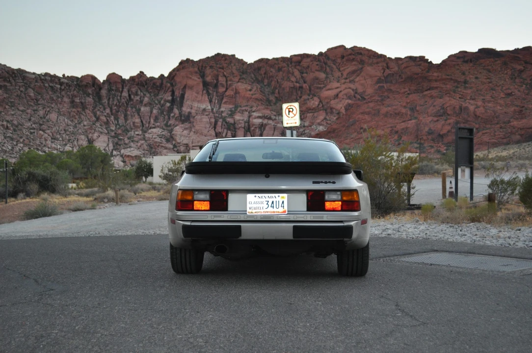 1988 Porsche 944 - Image 16 of 31