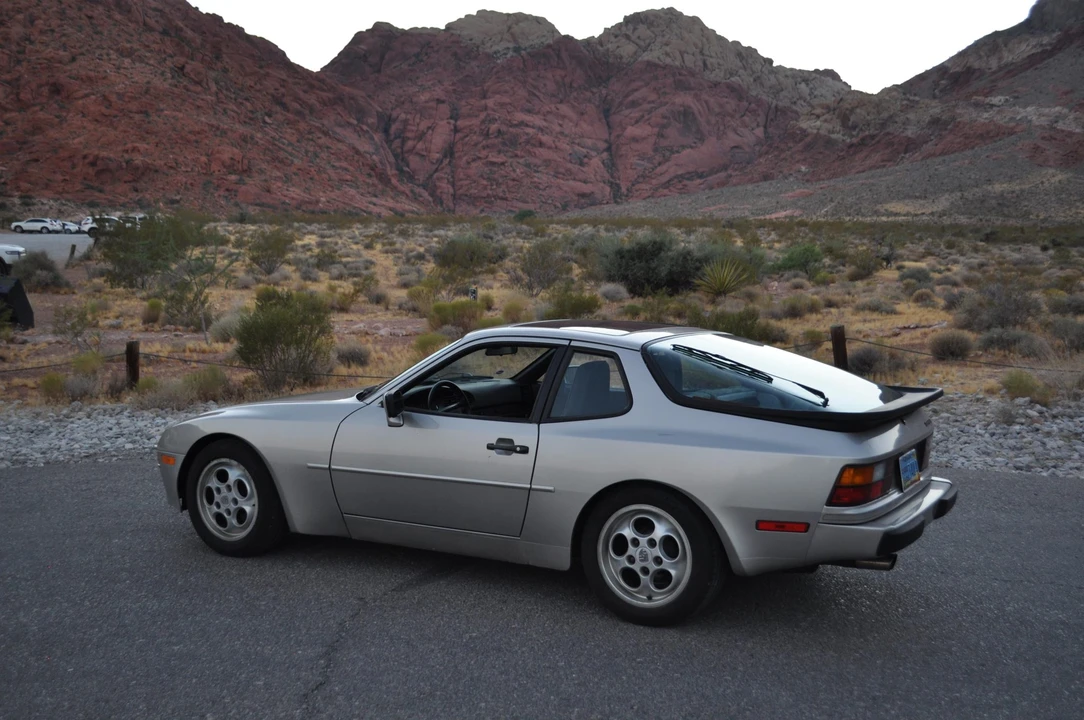 1988 Porsche 944 - Image 19 of 31