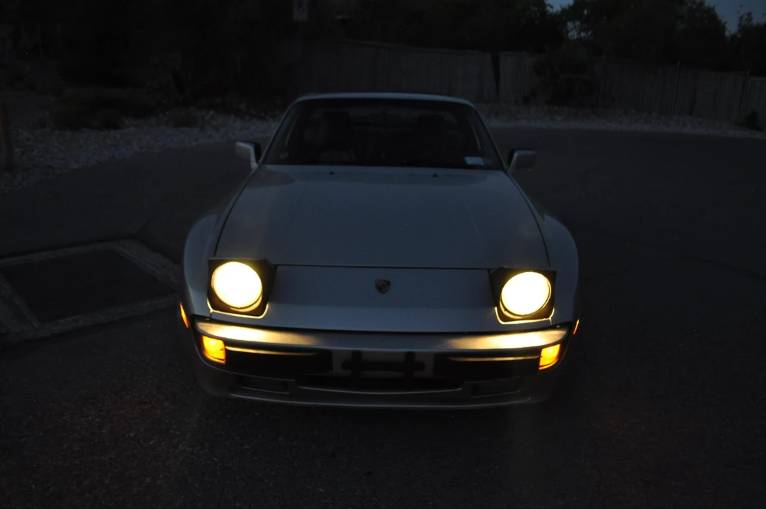 1988 Porsche 944 - Image 27 of 31
